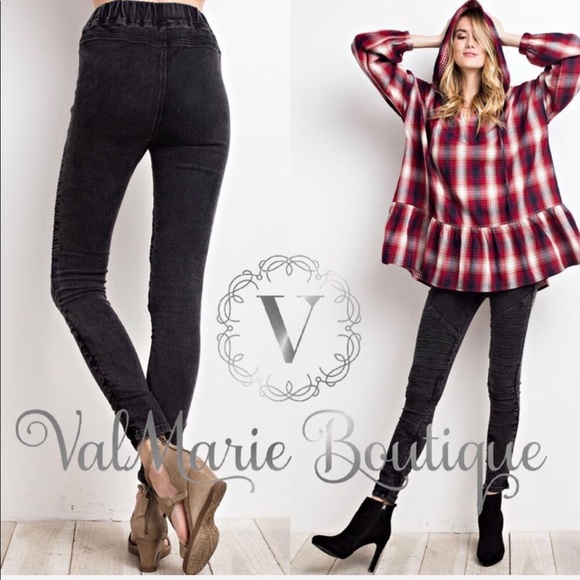 Black mineral washed moto stretchy jeans - Picture 3 of 3